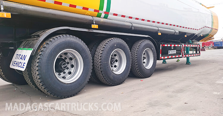 3 Axle 45000 Liters Fuel Tanker for Sale Price in Antananarivo Madagascar