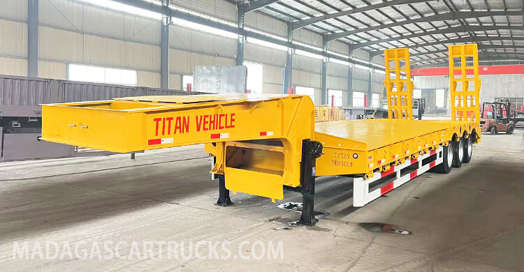 3 Axle Lowbed Trailer Truck for Sale Specification in Madagascar