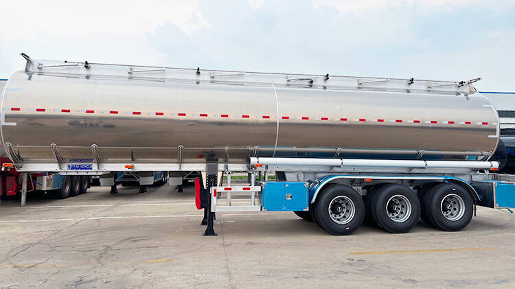 Aluminum Chemical Tanker Trailer for Sale in Madagascar 