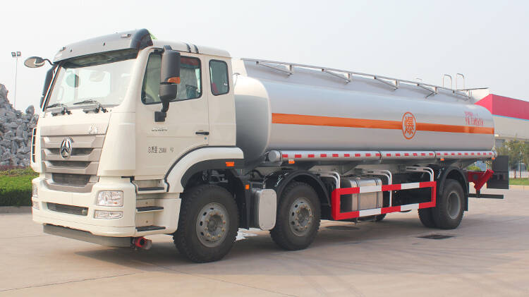 Howo New Model 6x2 Fuel Tank Trucks for Sale Price in Madagascar