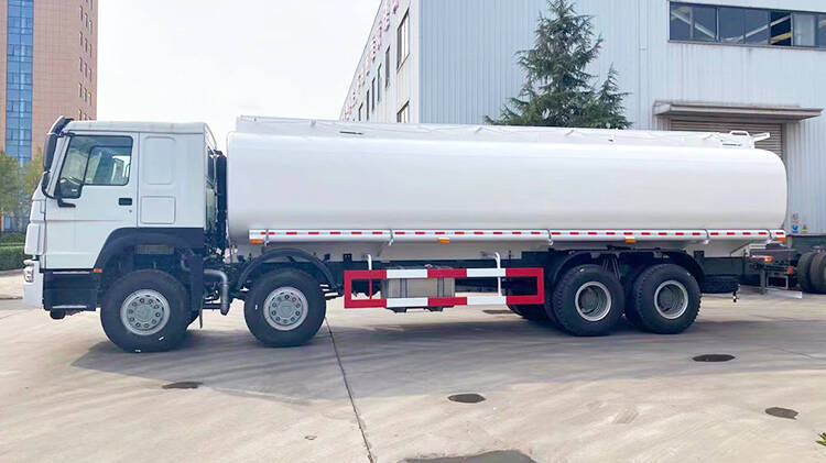 Howo 8x4 Fuel Tanker Truck for Sale Near Me Price in Madagascar